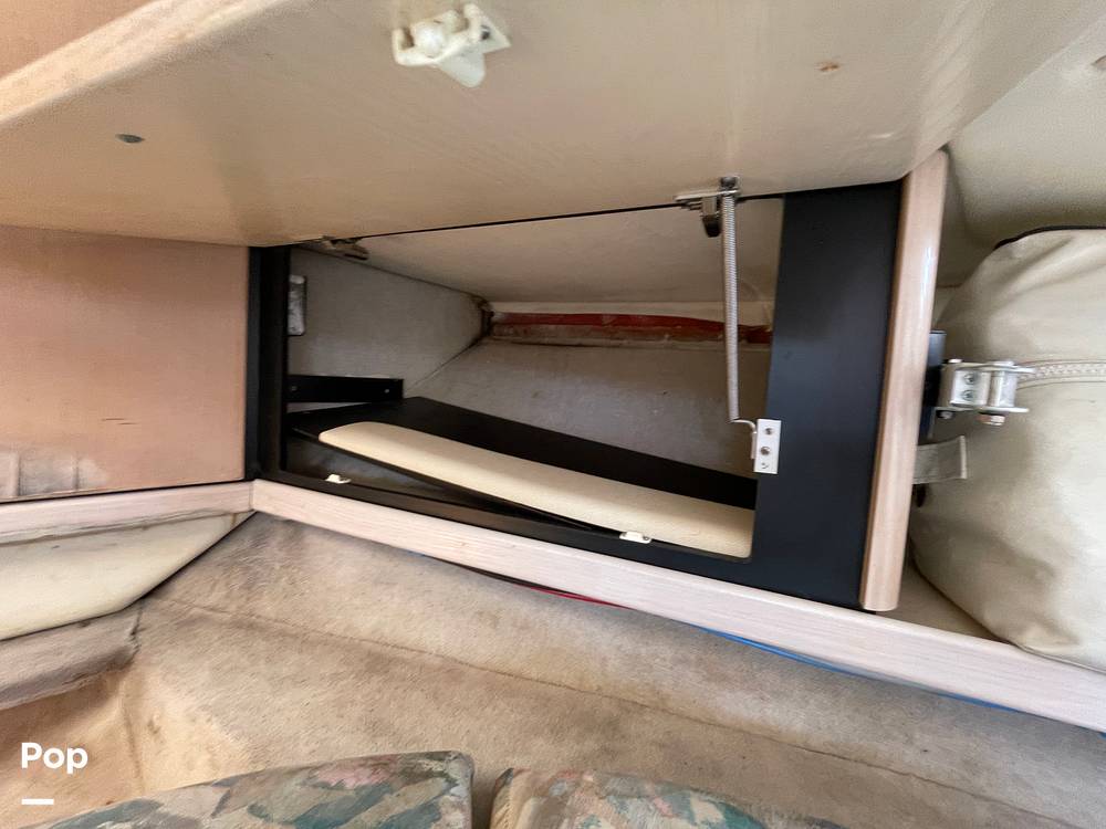 Slide: The Image of Bayliner 3255 Avanti 1995 - 14365178