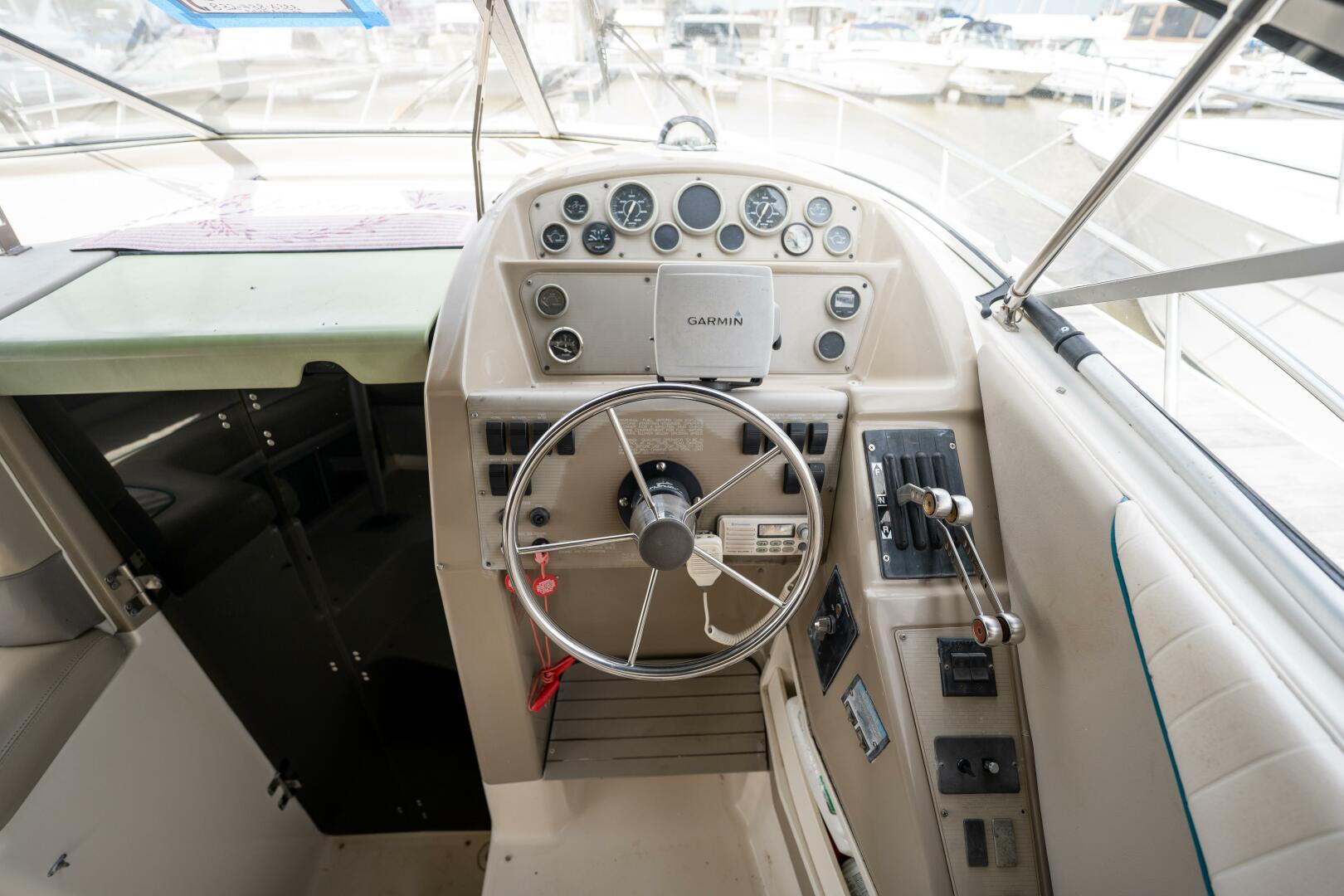 Slide: The Image of Bayliner 3255 Avanti 1997 - 5121043