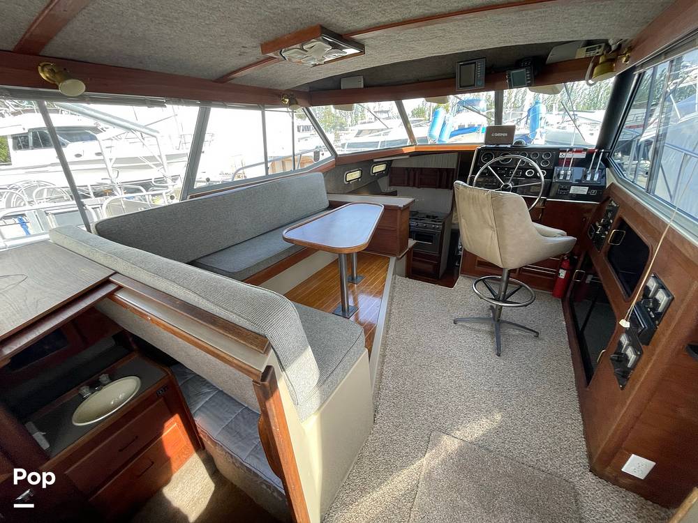 Slide: The Image of Bayliner 3270 Explorer 1984 - 13204459