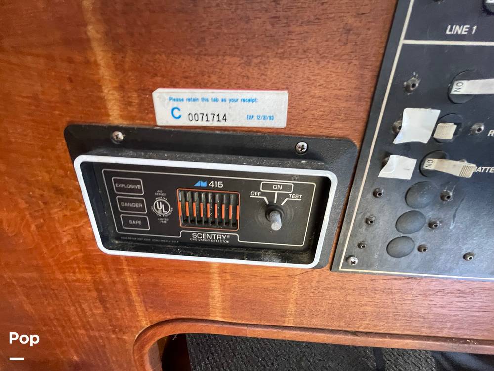 Slide: The Image of Bayliner 3270 Explorer 1984 - 12407405