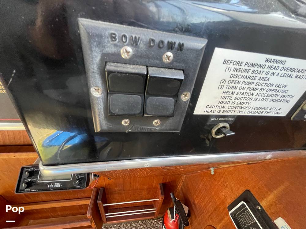 Slide: The Image of Bayliner 3270 Explorer 1984 - 12407409