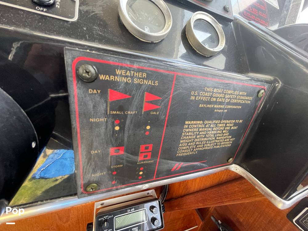 Slide: The Image of Bayliner 3270 Explorer 1984 - 12407411