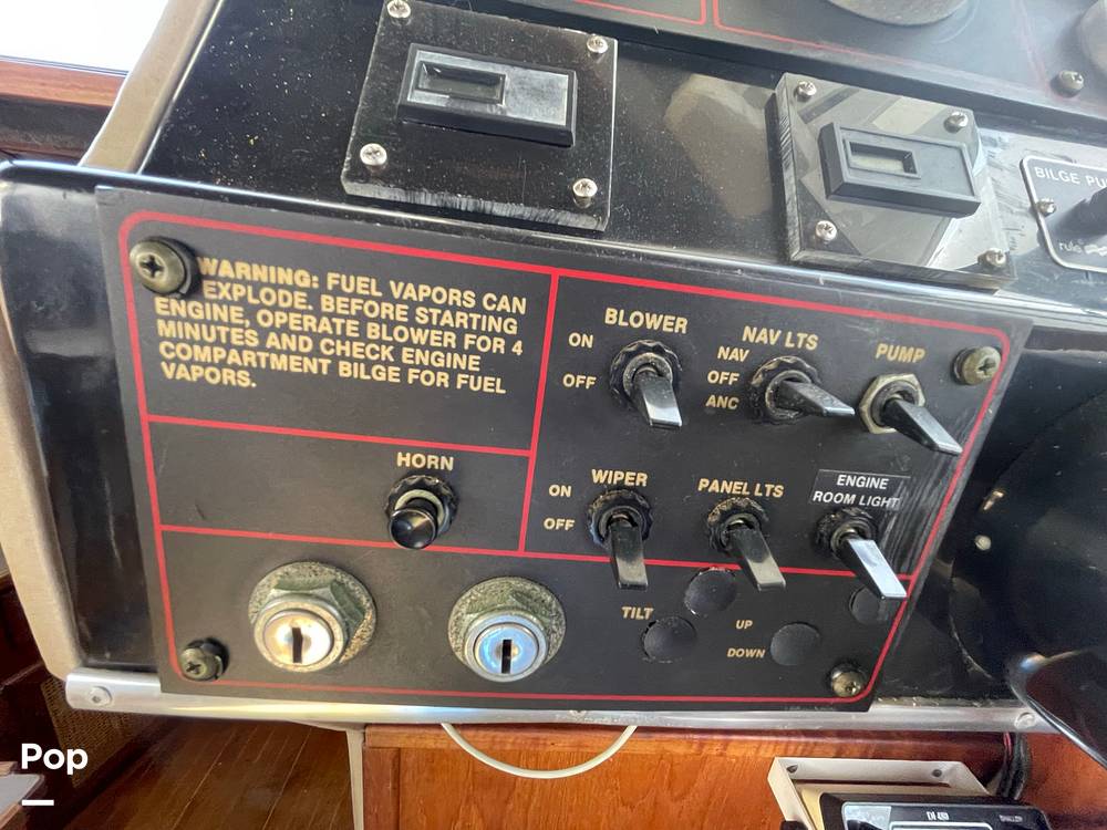 Slide: The Image of Bayliner 3270 Explorer 1984 - 12407412