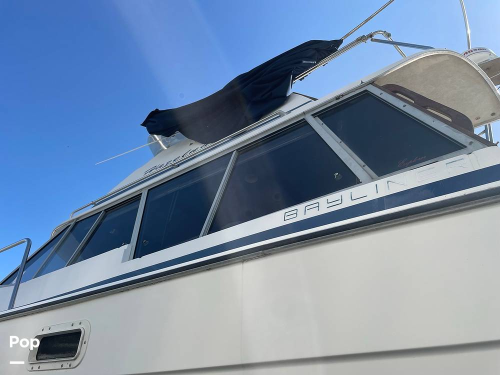Slide: The Image of Bayliner 3270 Explorer 1984 - 12407498