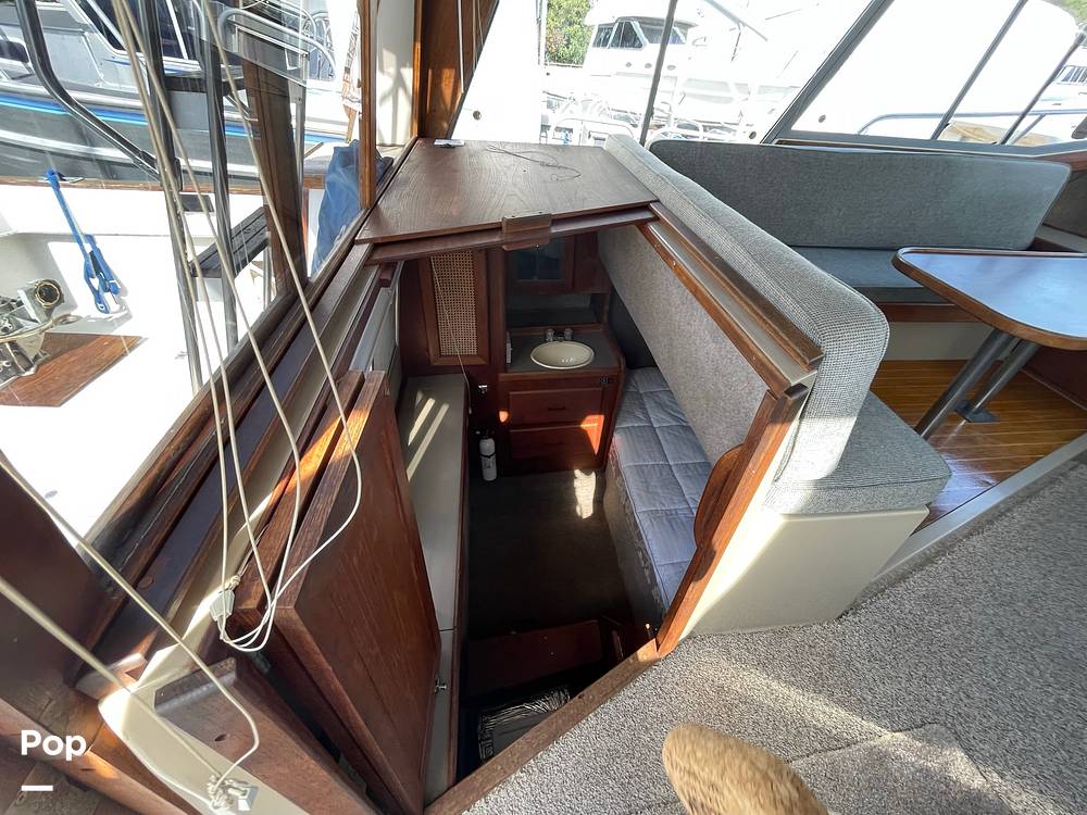 Slide: The Image of Bayliner 3270 Explorer 1984 - 13204457