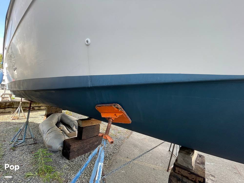Slide: The Image of Bayliner 3270 Explorer 1984 - 13204380