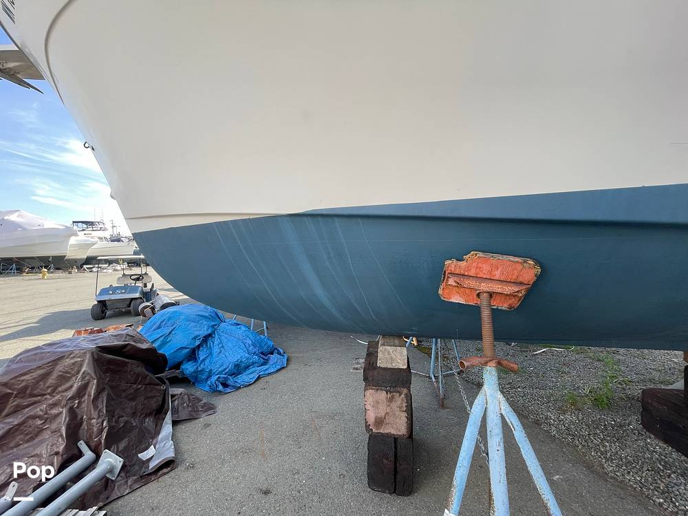 Slide: The Image of Bayliner 3270 Explorer 1984 - 13204385
