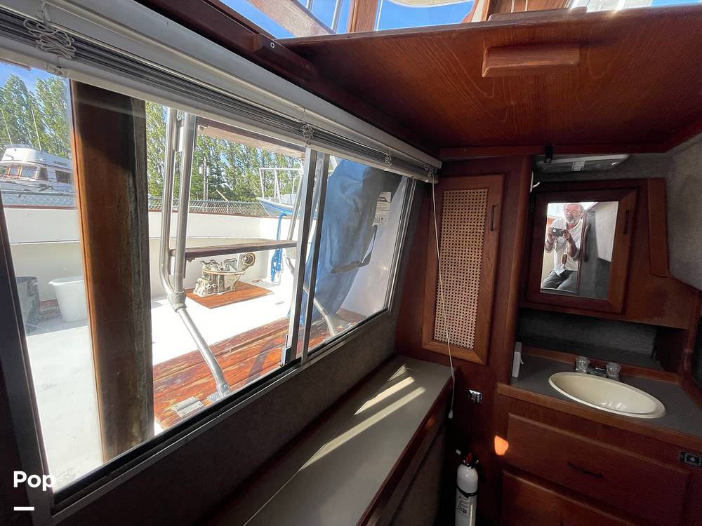 Slide: The Image of Bayliner 3270 Explorer 1984 - 13204421