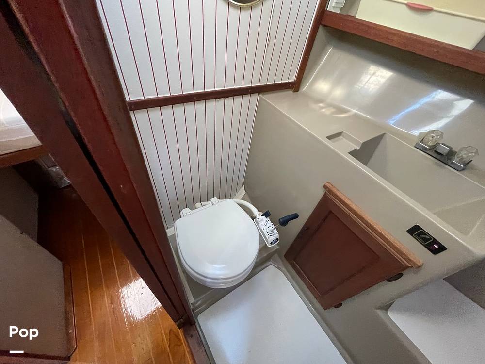 Slide: The Image of Bayliner 3270 Explorer 1984 - 13204436