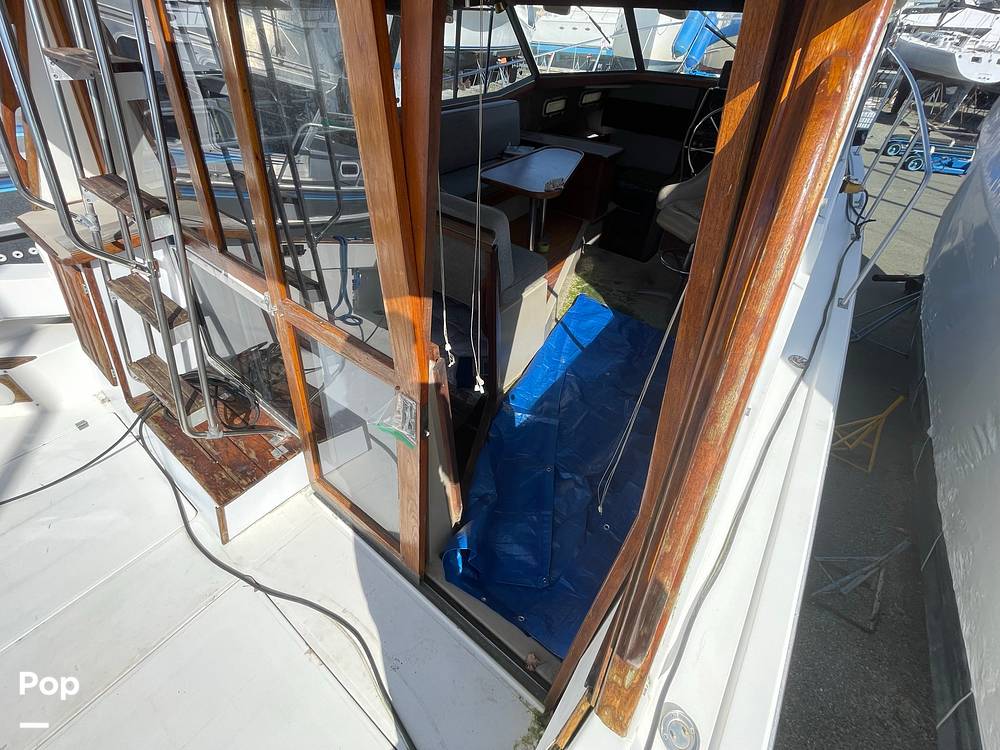 Slide: The Image of Bayliner 3270 Explorer 1984 - 12407340
