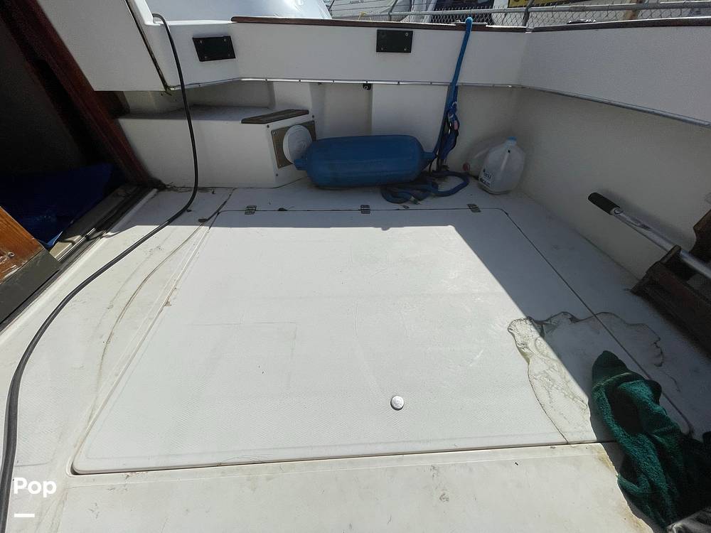Slide: The Image of Bayliner 3270 Explorer 1984 - 12407354