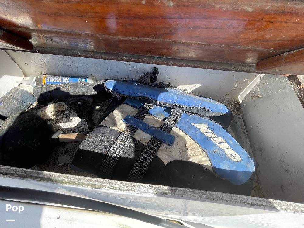 Slide: The Image of Bayliner 3270 Explorer 1984 - 12407356