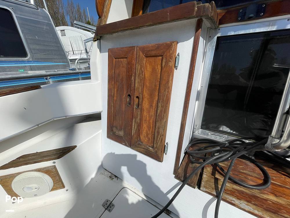 Slide: The Image of Bayliner 3270 Explorer 1984 - 12407357