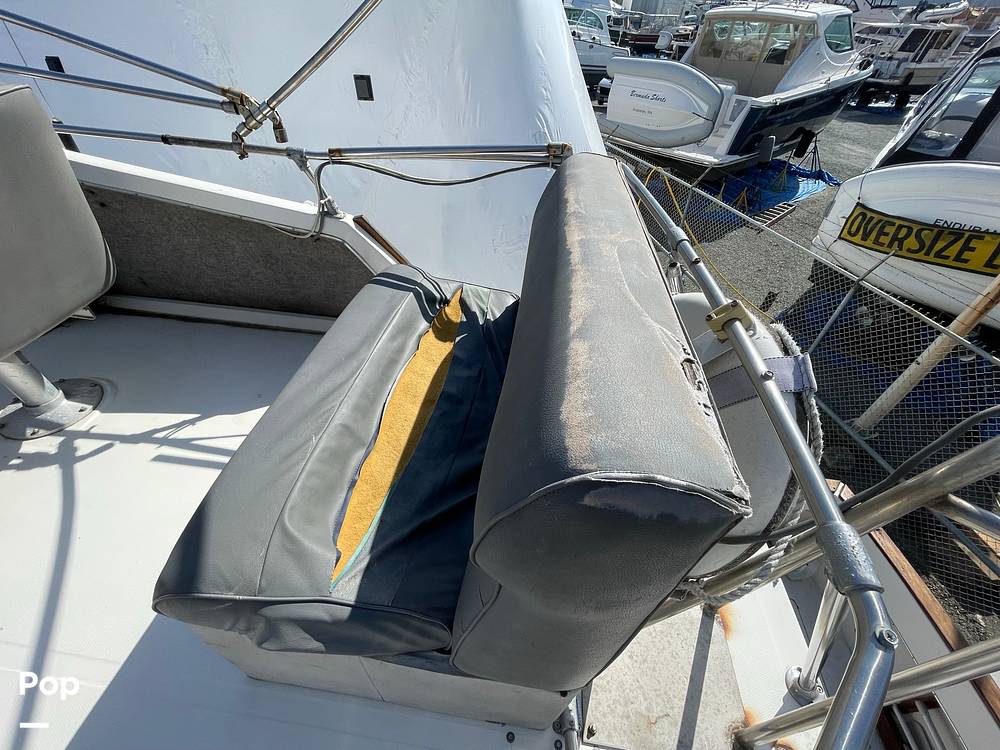 Slide: The Image of Bayliner 3270 Explorer 1984 - 12407359