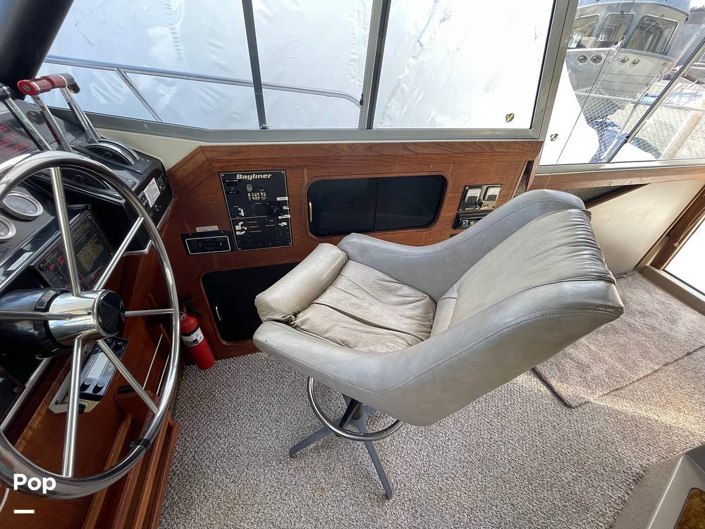 Slide: The Image of Bayliner 3270 Explorer 1984 - 13204449