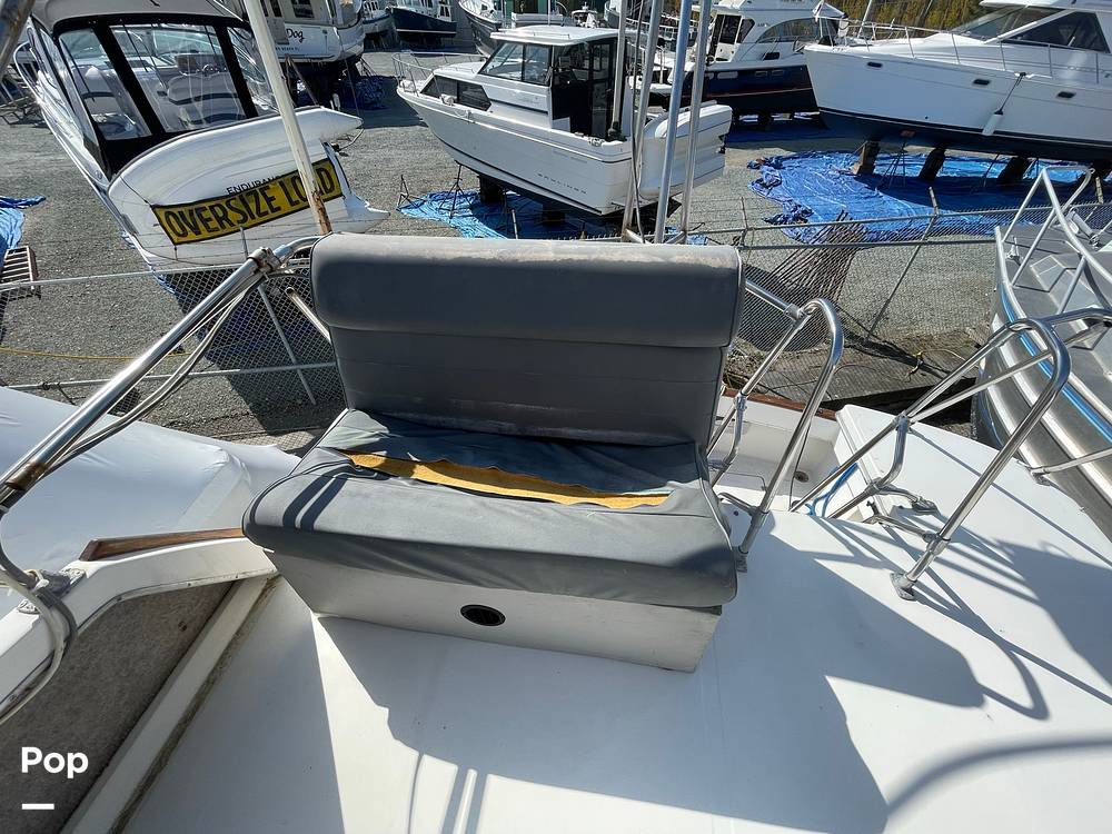 Slide: The Image of Bayliner 3270 Explorer 1984 - 12407375