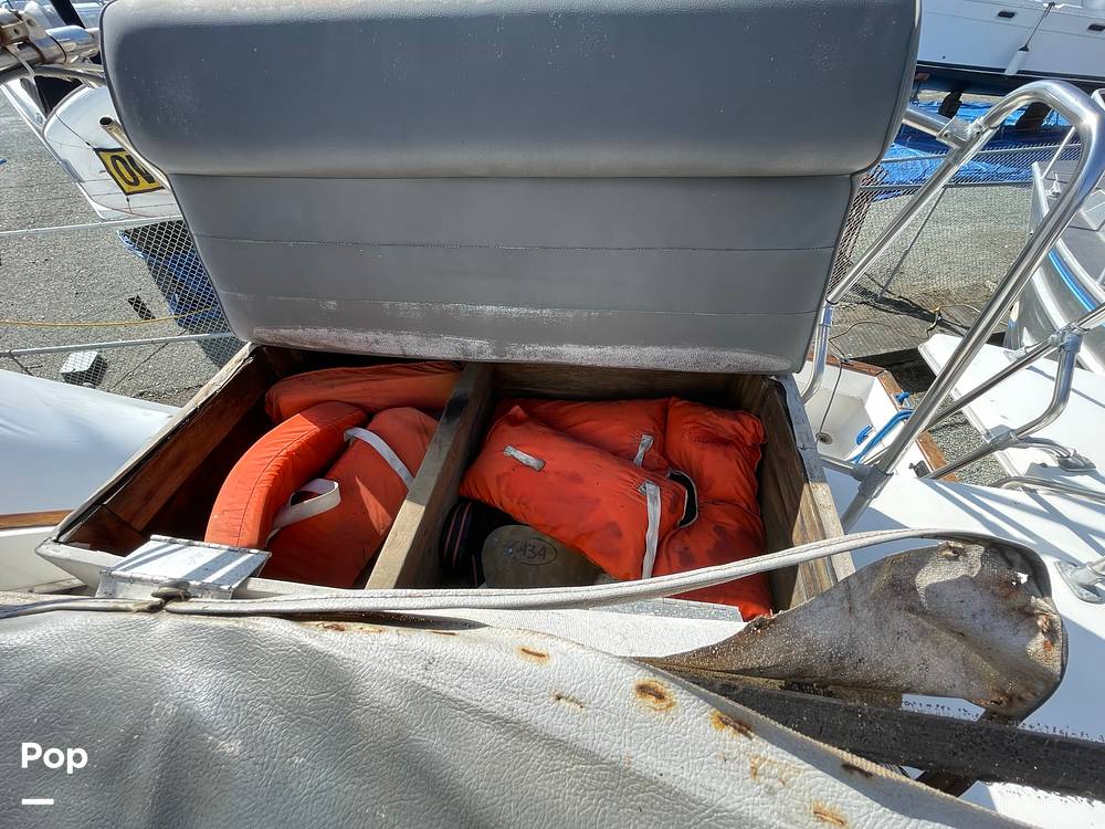 Slide: The Image of Bayliner 3270 Explorer 1984 - 12407376