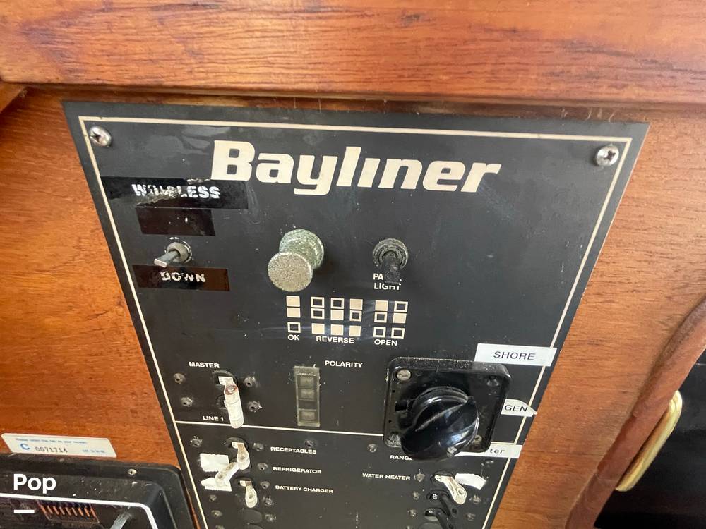 Slide: The Image of Bayliner 3270 Explorer 1984 - 12407403