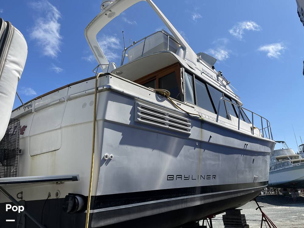 Slide: The Image of Bayliner 3288 1993 - 15362855