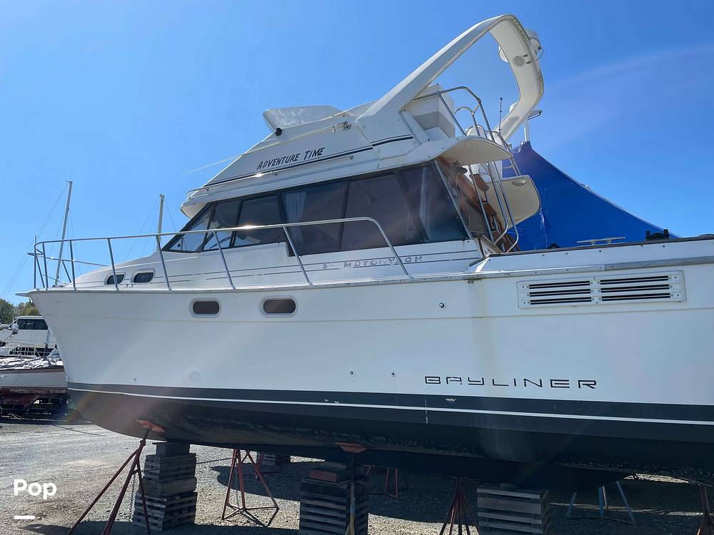 Slide: The Image of Bayliner 3288 1993 - 15362806