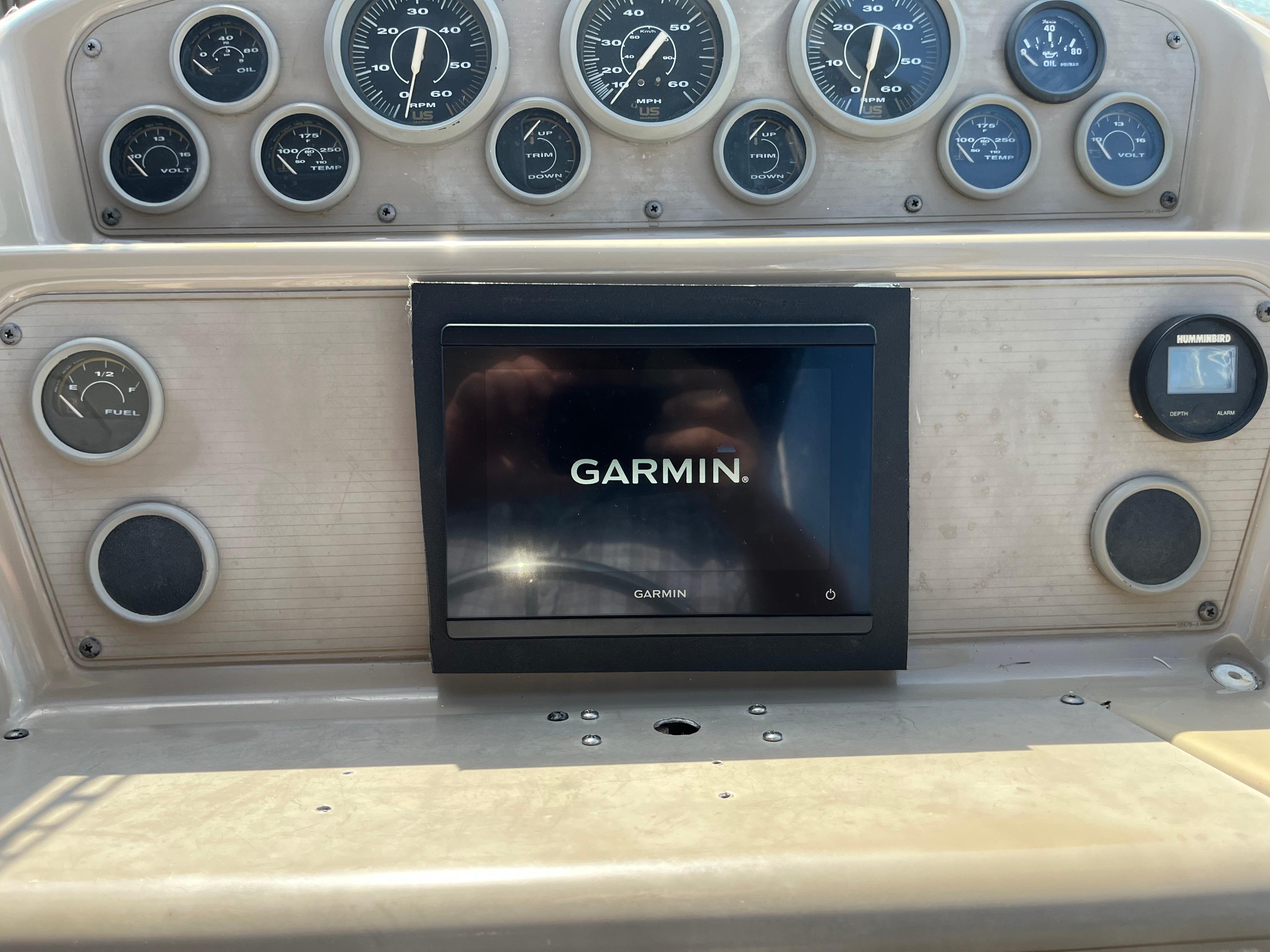 Slide: The Image of Dashboard of a 1996 Bayliner 32 Avante with Garmin navigation system. - 15