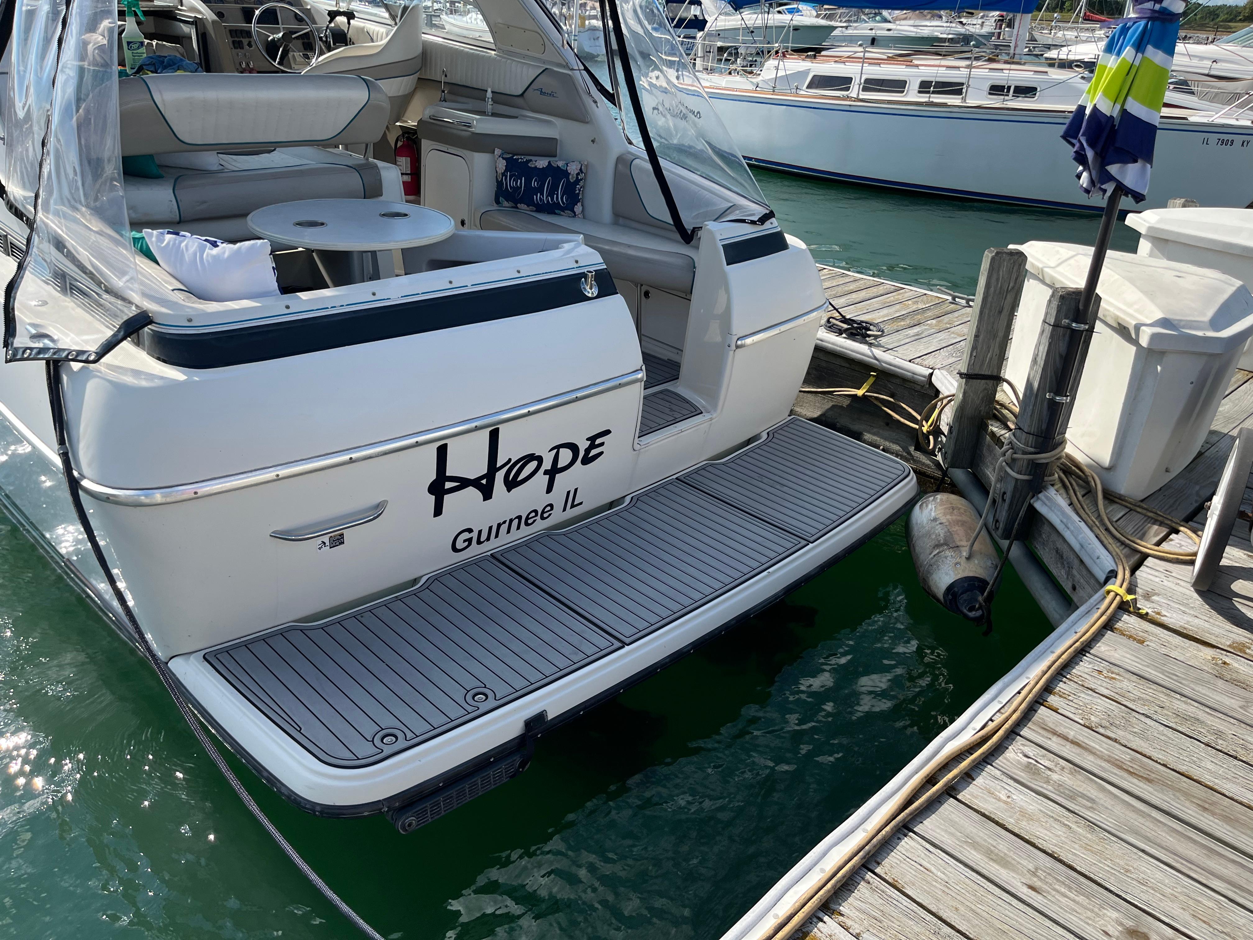Slide: The Image of 1996 Bayliner 32 Avante boat named Hope docked at marina in Gurnee, IL. - 19