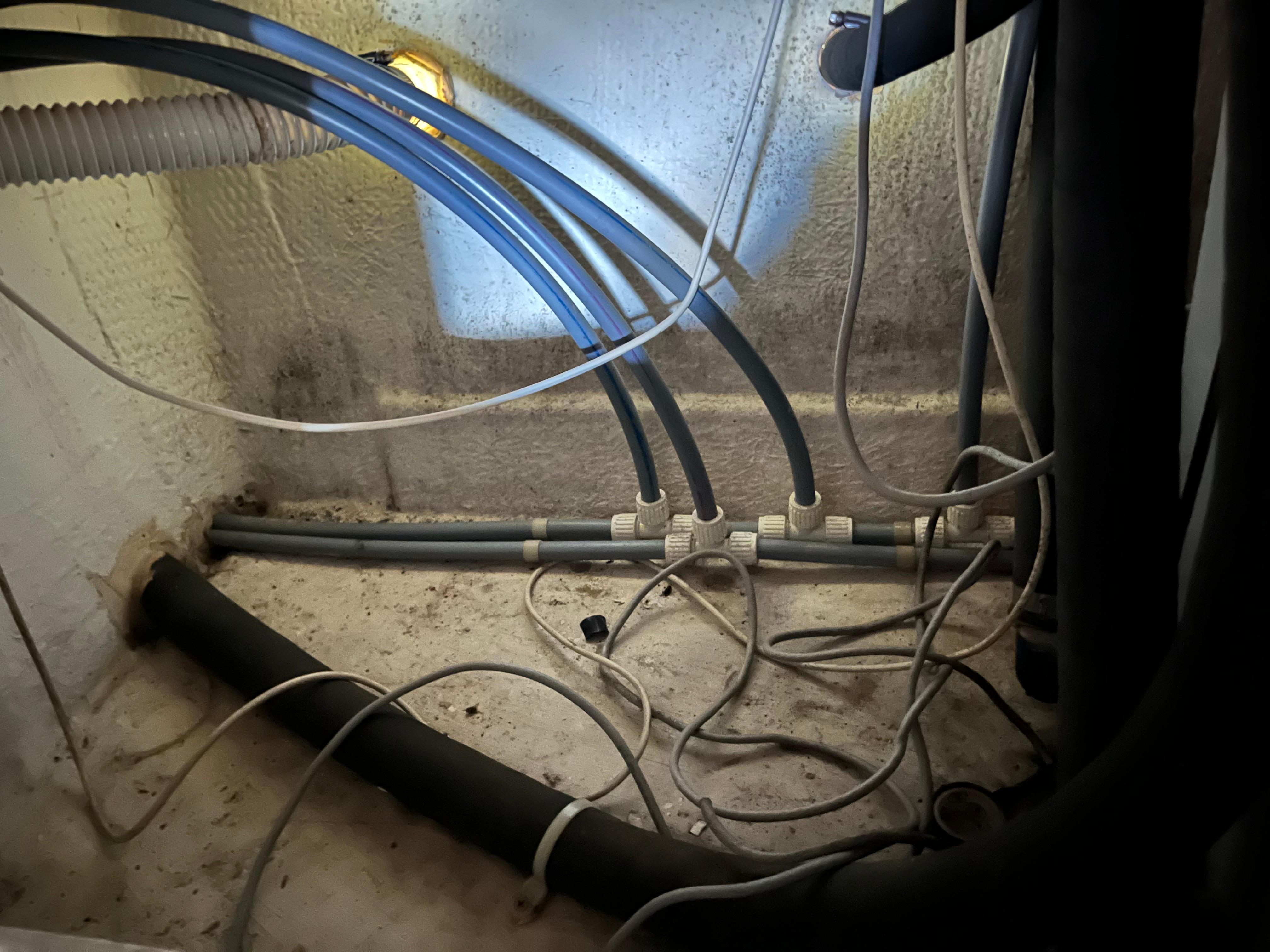 Slide: The Image of Wiring and plumbing inside a 1996 Bayliner 32 Avante boat. - 29