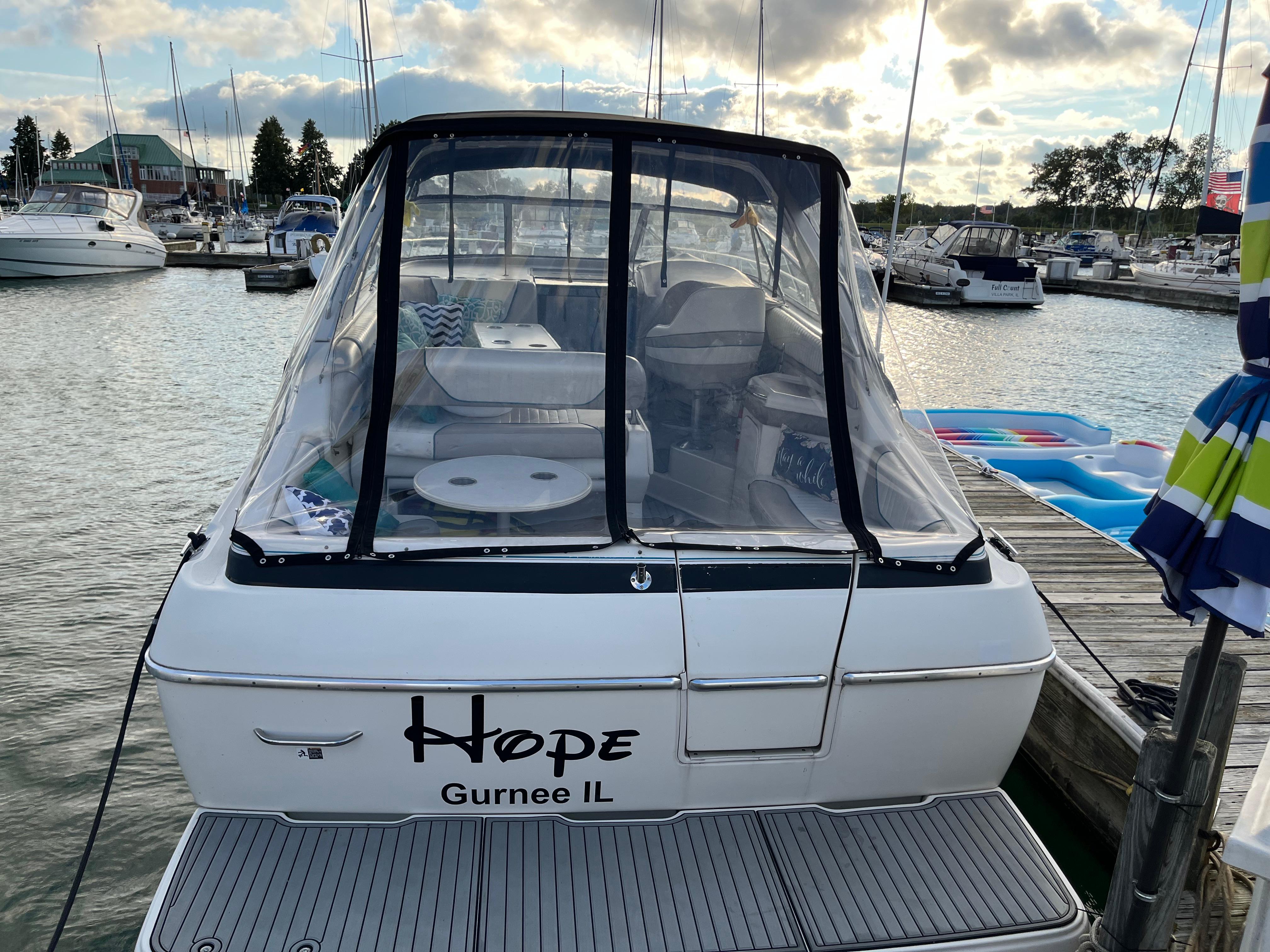 Slide: The Image of 1996 Bayliner 32 Avante boat named Hope docked in Gurnee, IL marina. - 36