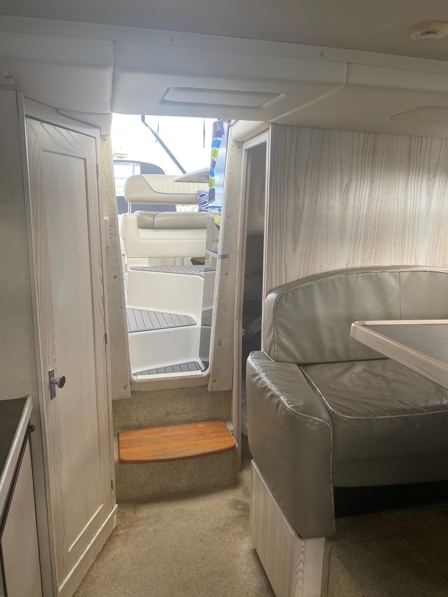 Slide: The Image of Bayliner 32 Avante 1996 - 58