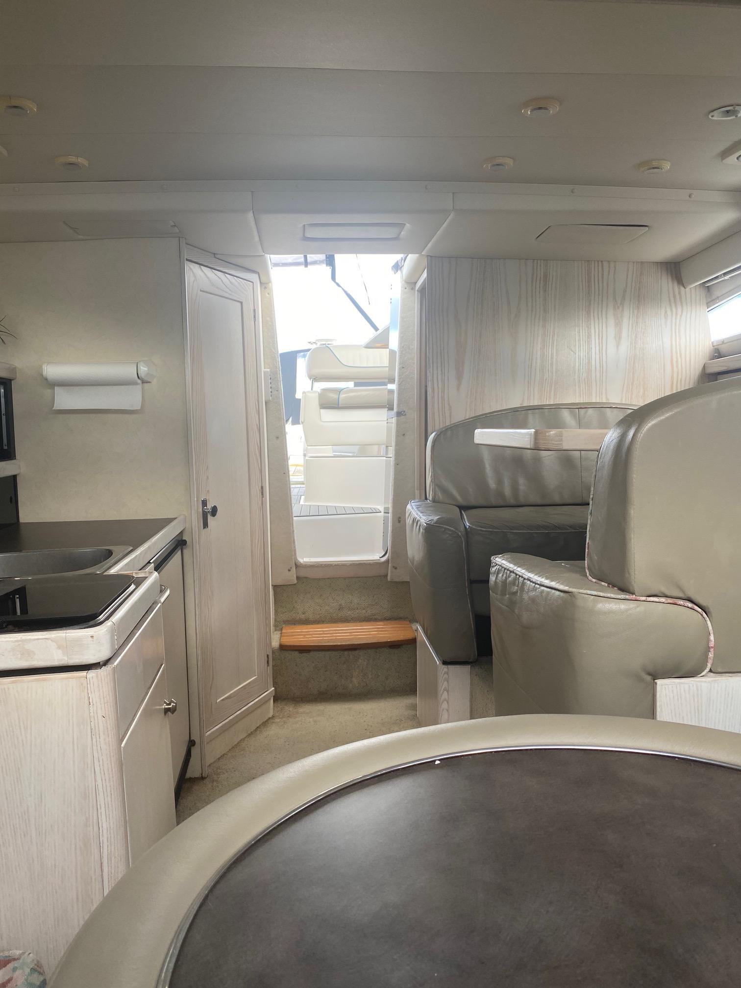 Slide: The Image of Bayliner 32 Avante 1996 - 59