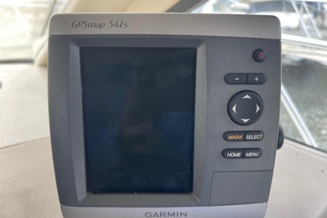Slide: The Image of Garmin GPSmap 541s on 2000 Bayliner 3388 boat. - 41