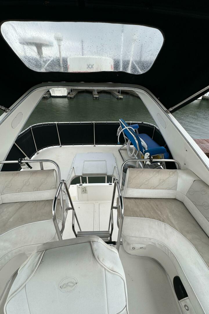 Slide: The Image of Bayliner 3388 Command Bridge Motoryacht 1996 - 5345275