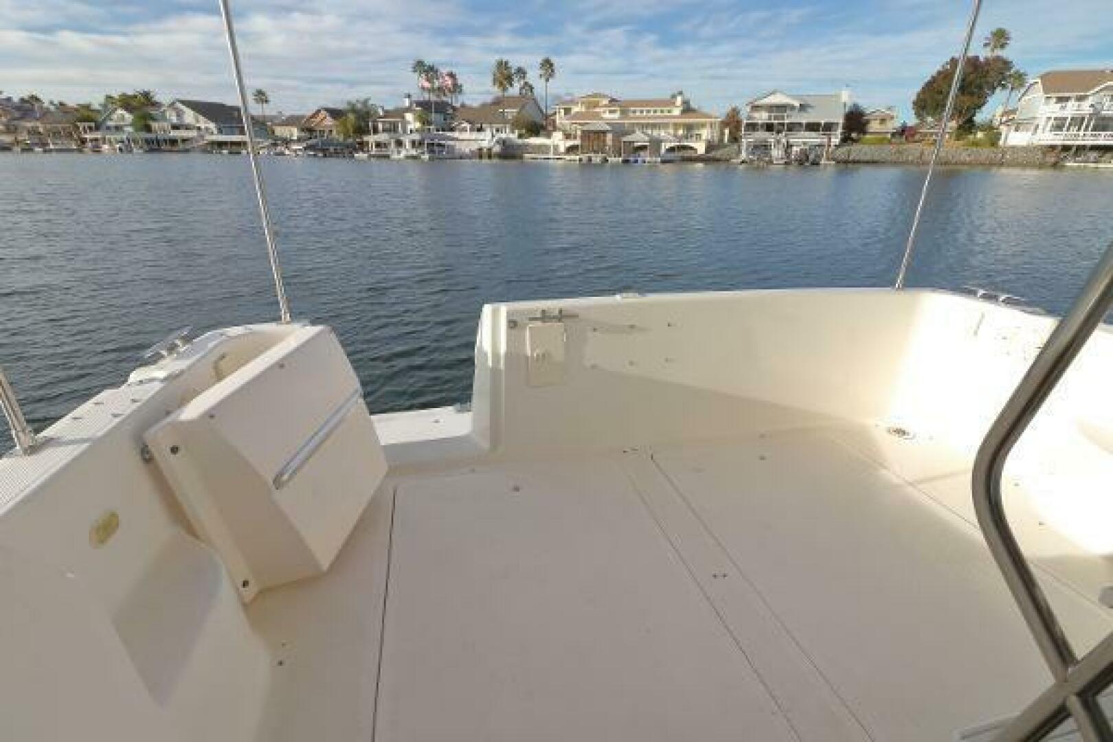 Slide: The Image of Bayliner 3388 Command Bridge Motoryacht 1998 - 5306779