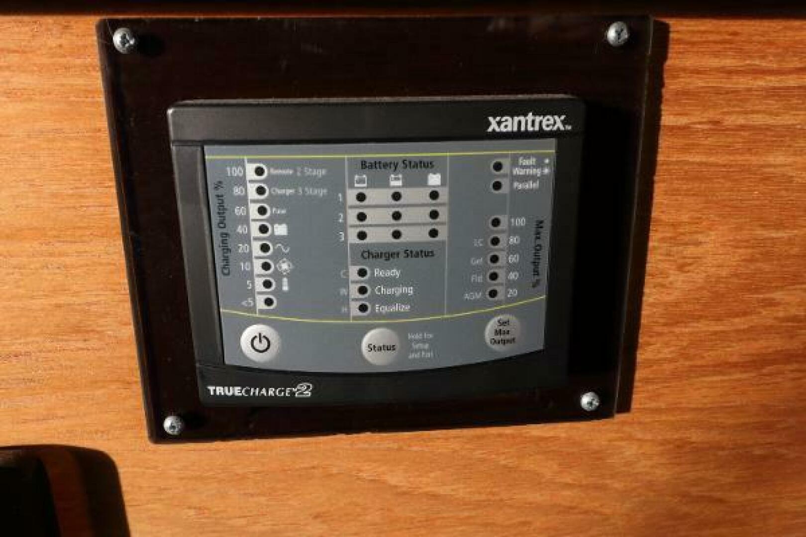 Slide: The Image of Bayliner 3388 Command Bridge Motoryacht 1998 - 5306797