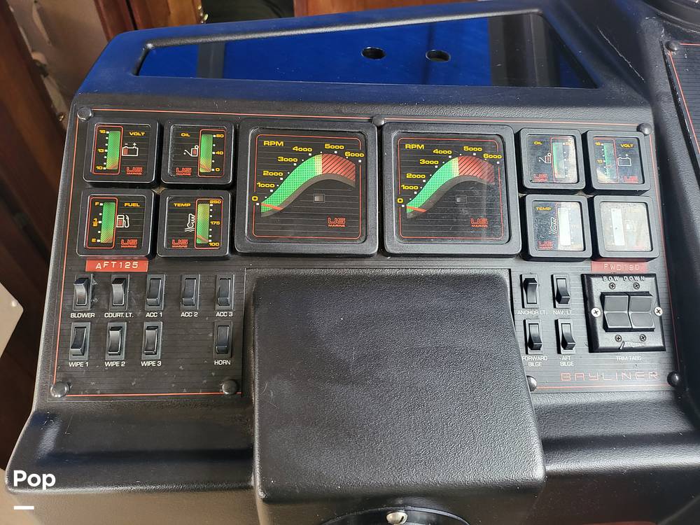 Slide: The Image of Bayliner 3460 1987 - 11260029