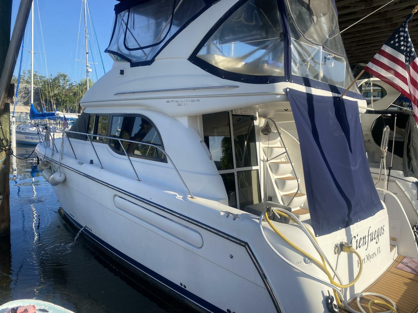 Slide: The Image of Bayliner 3488 Command Bridge 2001 - 5410690
