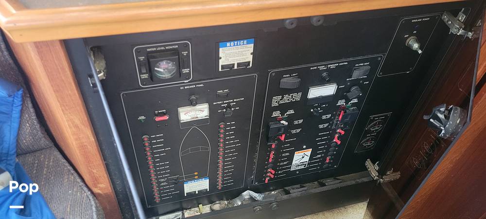 Slide: The Image of Bayliner 3587 AC 1997 - 14048309