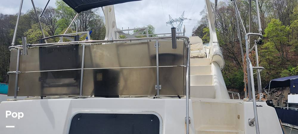 Slide: The Image of Bayliner 3587 AC 1997 - 14048339