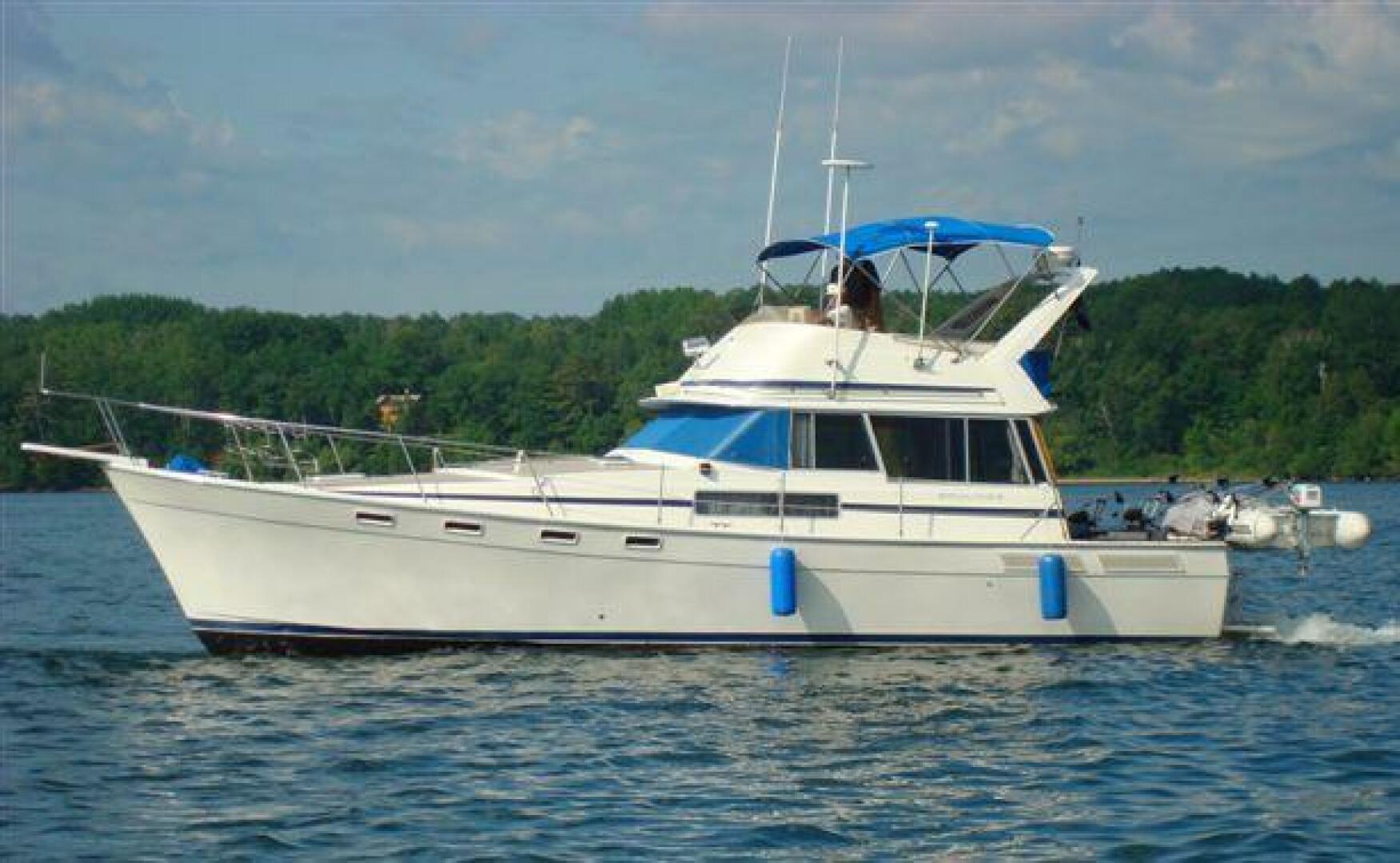 Slide: The Image of Bayliner 3870 Motoryacht 1985 - 4222415