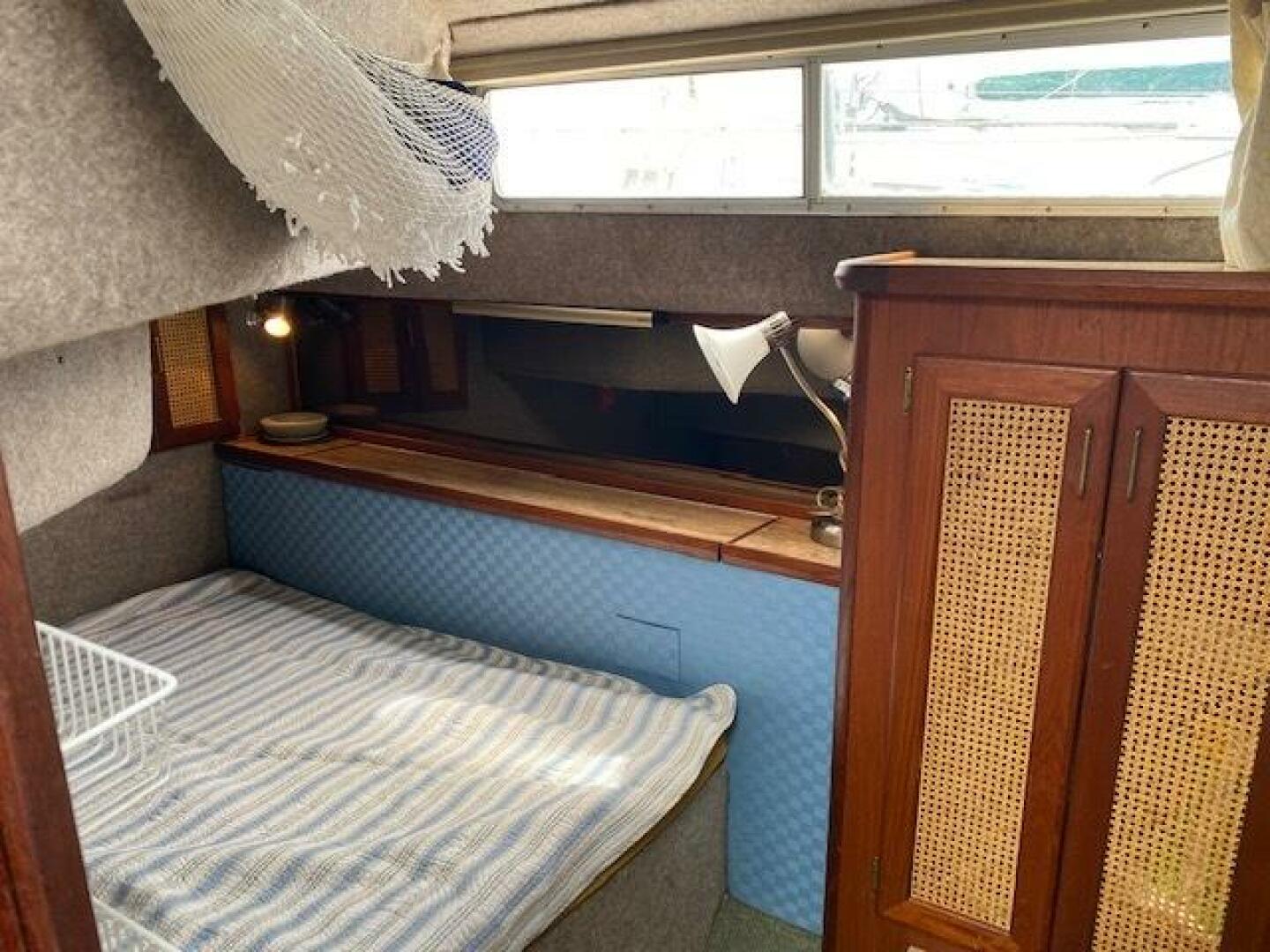 Slide: The Image of Bayliner 3870 Motoryacht 1985 - 4222557