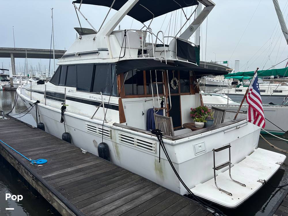 Slide: The Image of Bayliner 3888 Motoryacht 1990 - 15647731