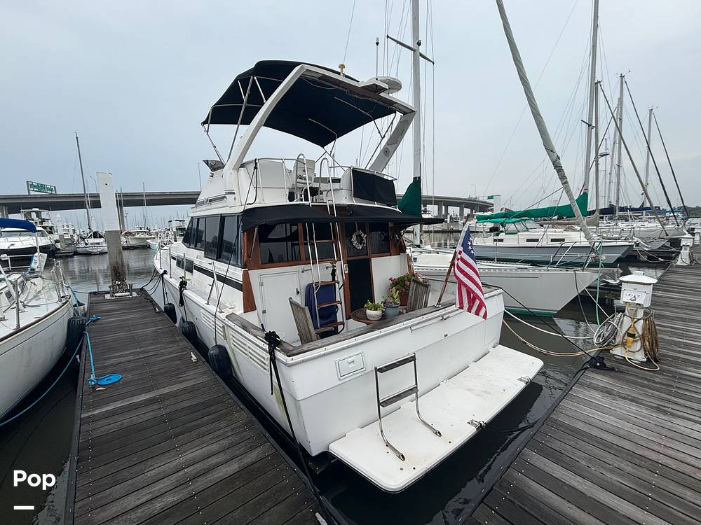 Slide: The Image of Bayliner 3888 Motoryacht 1990 - 15647732