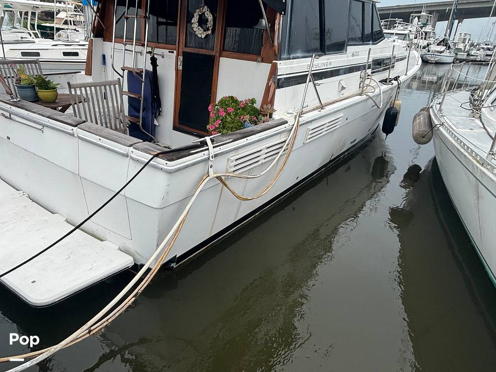 Slide: The Image of Bayliner 3888 Motoryacht 1990 - 15647746