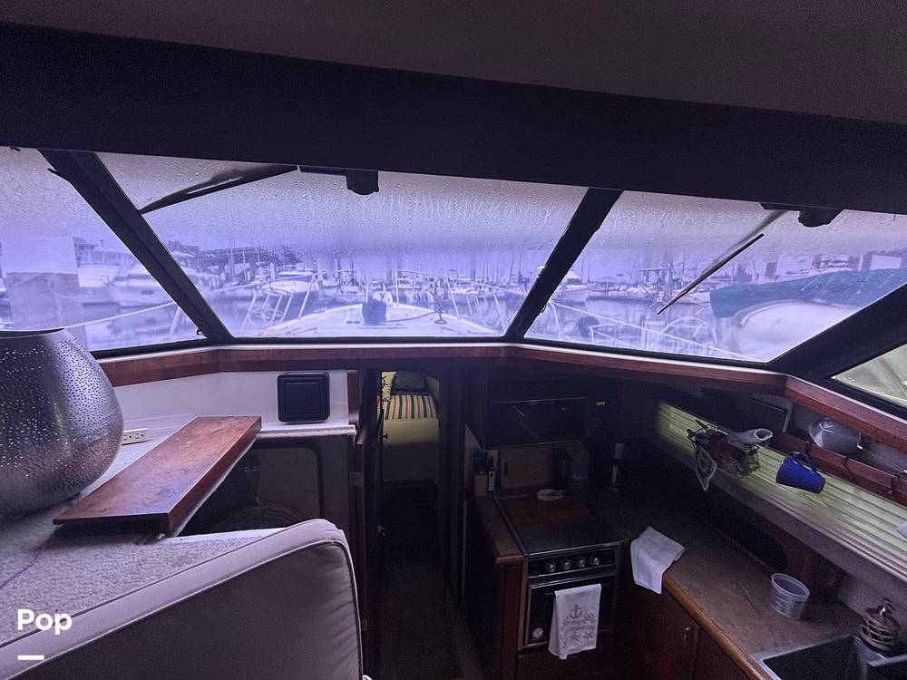 Slide: The Image of Bayliner 3888 Motoryacht 1990 - 15647763