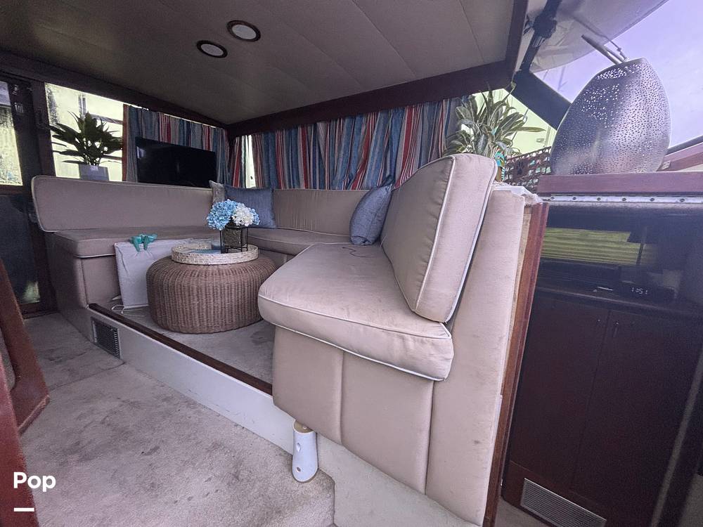Slide: The Image of Bayliner 3888 Motoryacht 1990 - 15647769