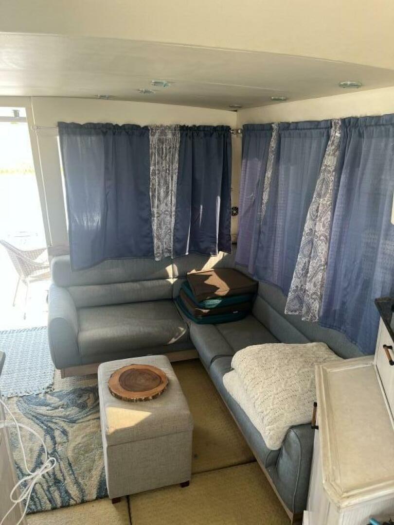 Slide: The Image of Bayliner 3988 1995 - 5158217