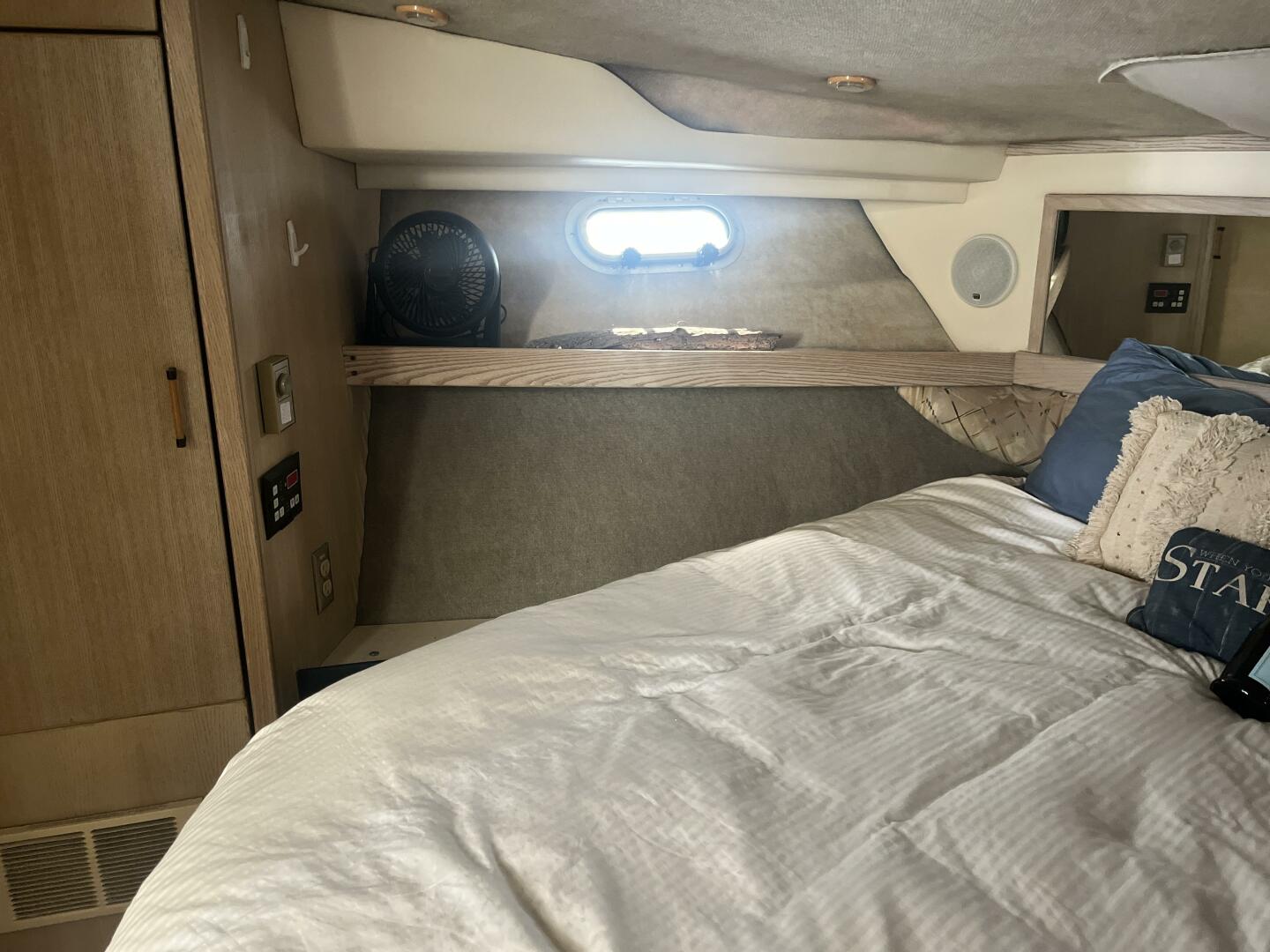 Slide: The Image of Bayliner 3988 1995 - 5158303