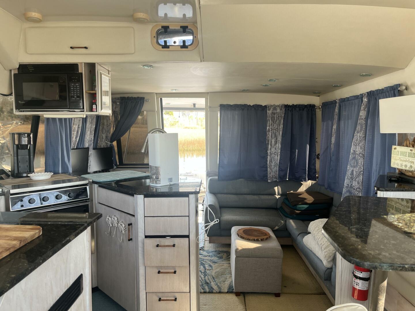 Slide: The Image of Bayliner 3988 1995 - 5158309