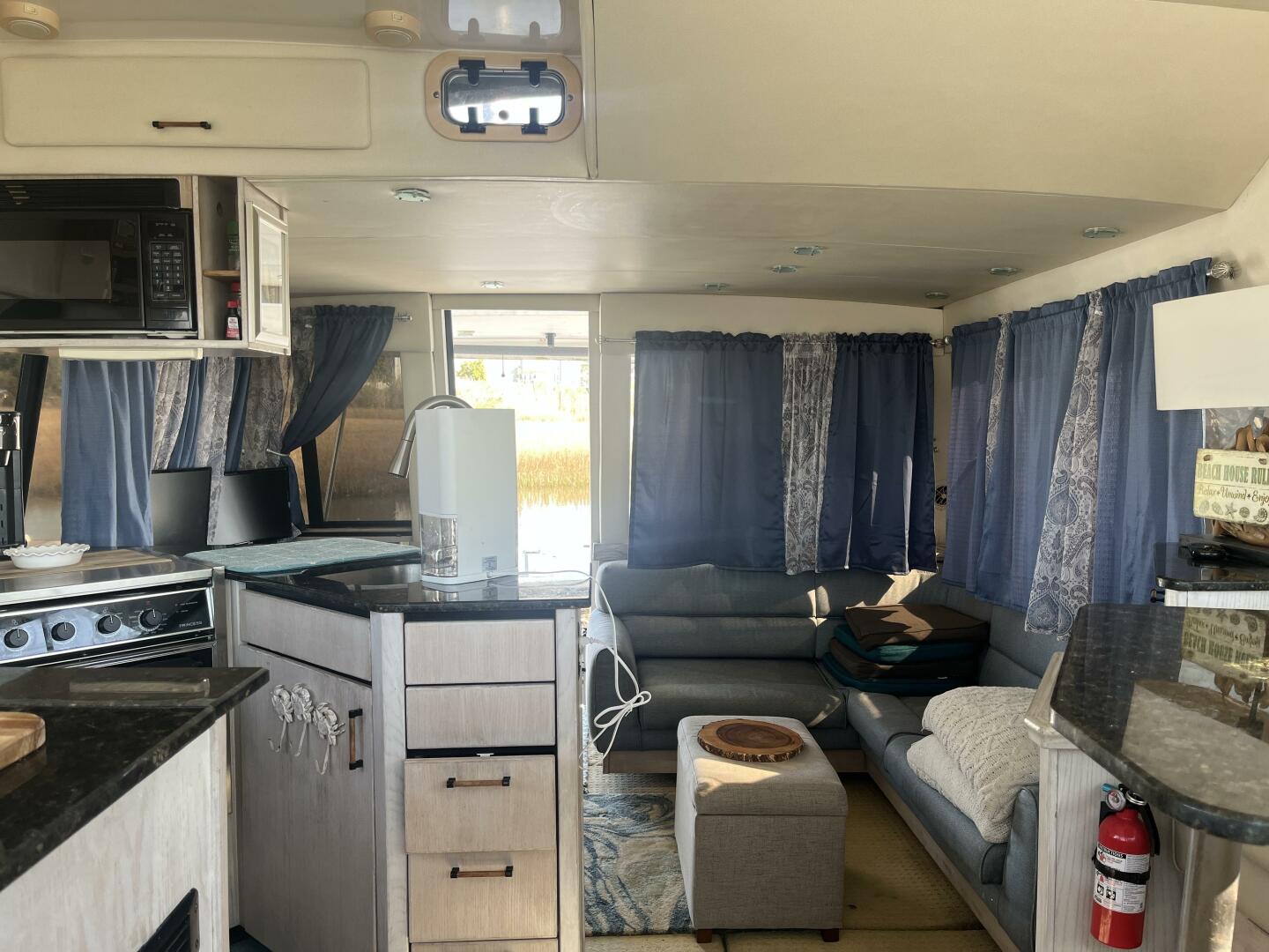 Slide: The Image of Bayliner 3988 1995 - 5158310