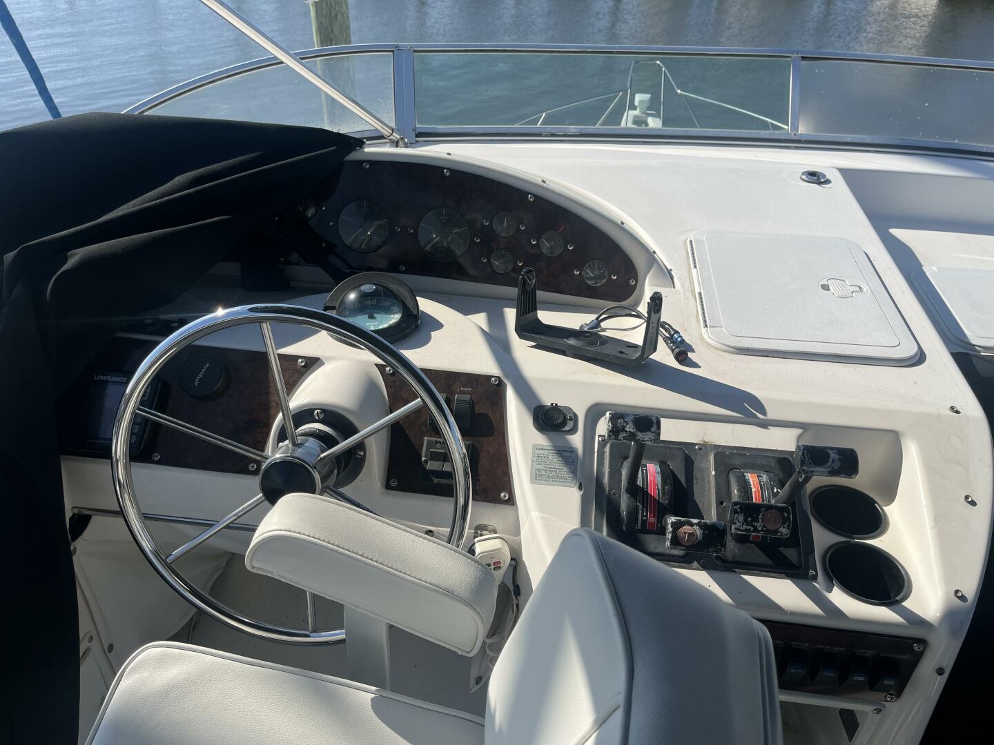 Slide: The Image of Bayliner 3988 1995 - 5158363